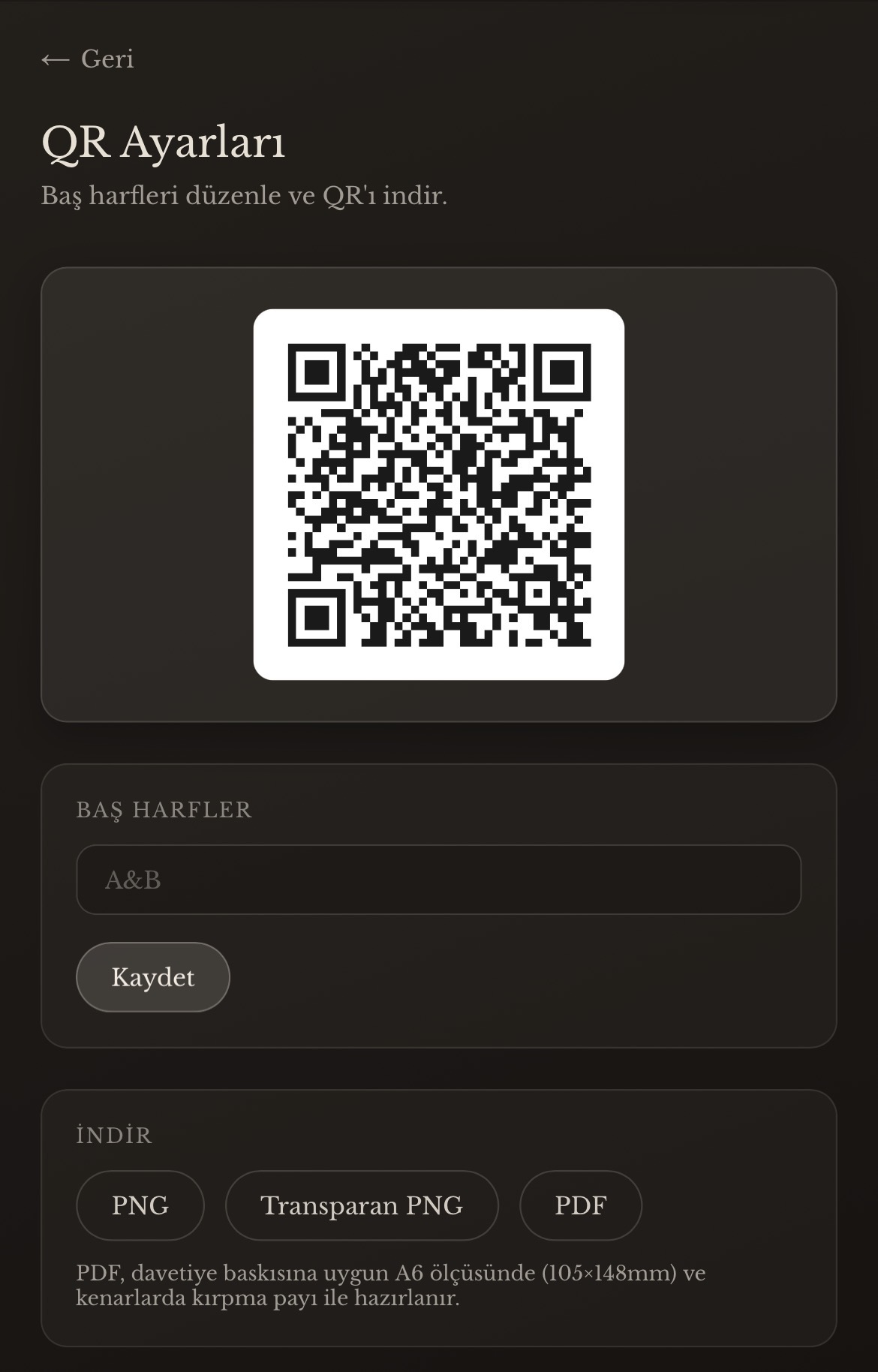 QR settings screen with initials editing and PNG/PDF download options